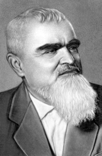 Артемий Владимирович Арциховский. Доктор исторических наук (1940), член-корреспондент АН СССР (1960). Профессор МИФЛИ, с 1939 года заведующий кафедрой археологии МГУ. Основатель и руководитель Новгородской археологической экспедиции (1932—1962), а также противник удревнения Казани.